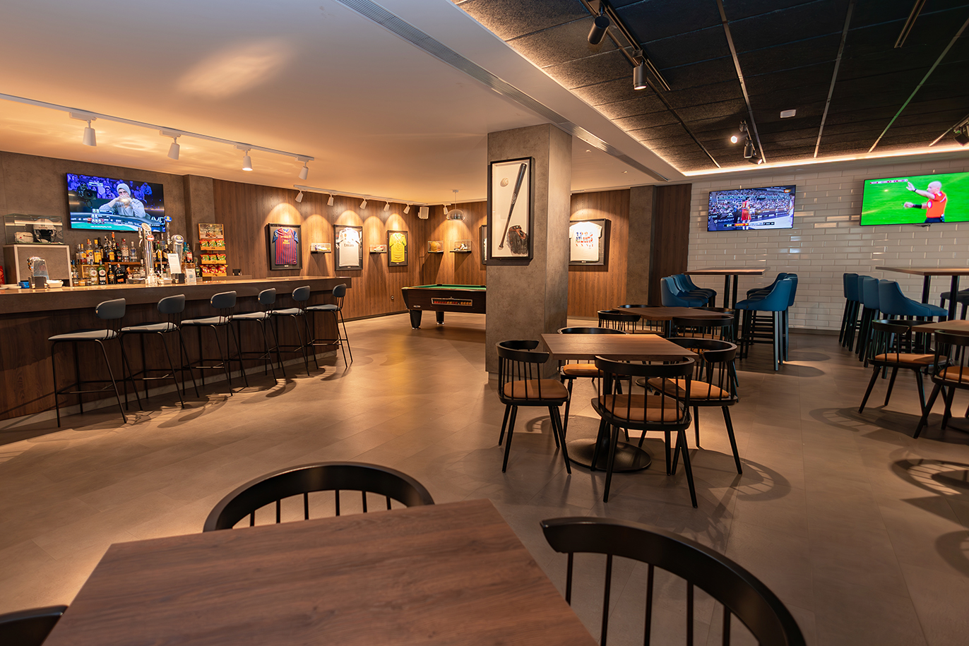 024_alta_playaballena Legend Sport Bar.jpg